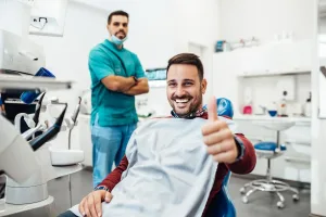 paciente relajado gracias a la sedación consciente en odontología